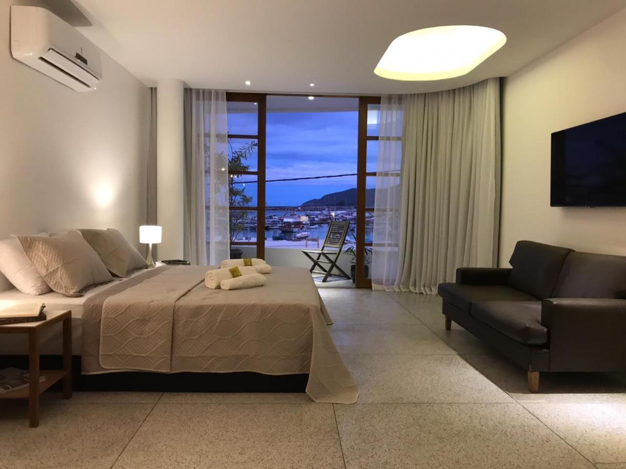Deluxe Suite,768635725:JPEG